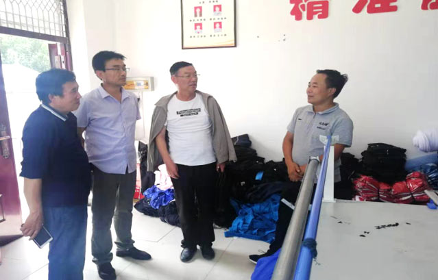 民盟涇川縣委員會(huì)一中支部開(kāi)展實(shí)地調(diào)研407xg.jpg 民盟涇川縣委員會(huì)一中支部開(kāi)展實(shí)地調(diào)研407xg.jpg